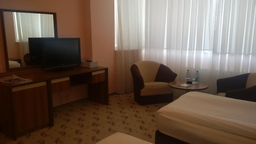 River Side Hotel Мингечевир Стая снимка
