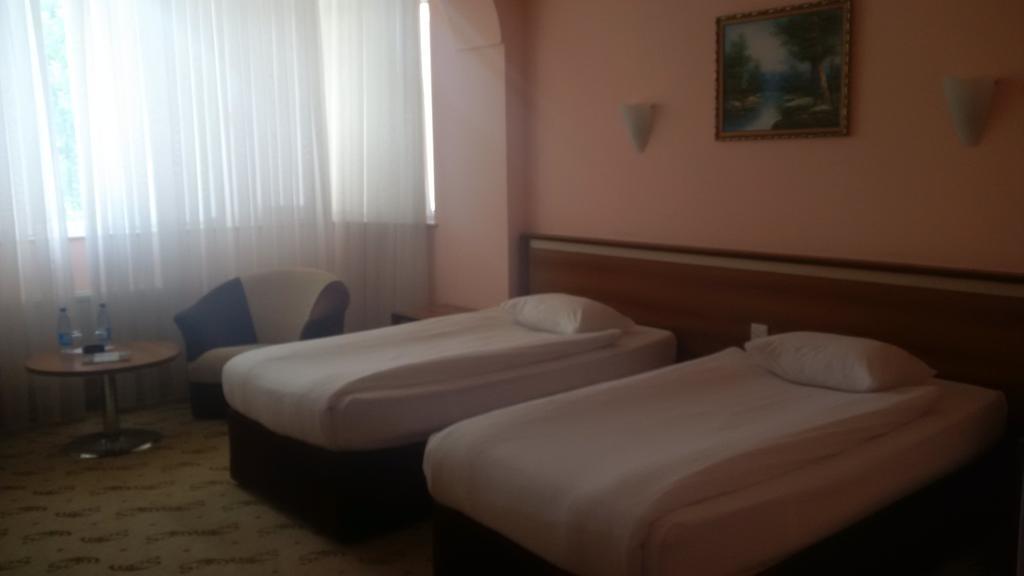 River Side Hotel Мингечевир Стая снимка