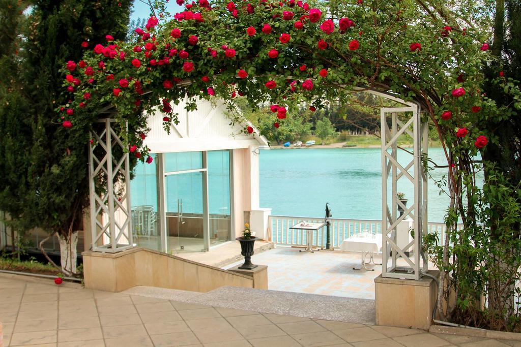 River Side Hotel Мингечевир Екстериор снимка