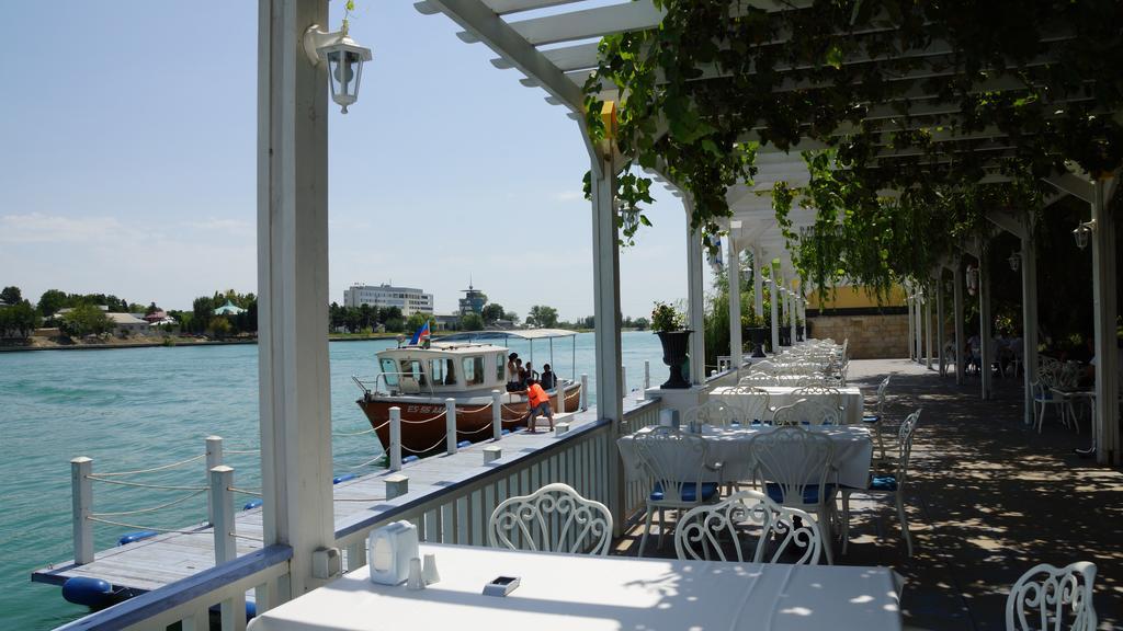 River Side Hotel Мингечевир Екстериор снимка