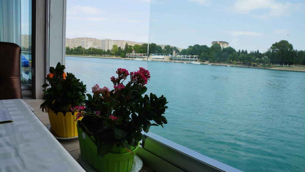 River Side Hotel Мингечевир Екстериор снимка