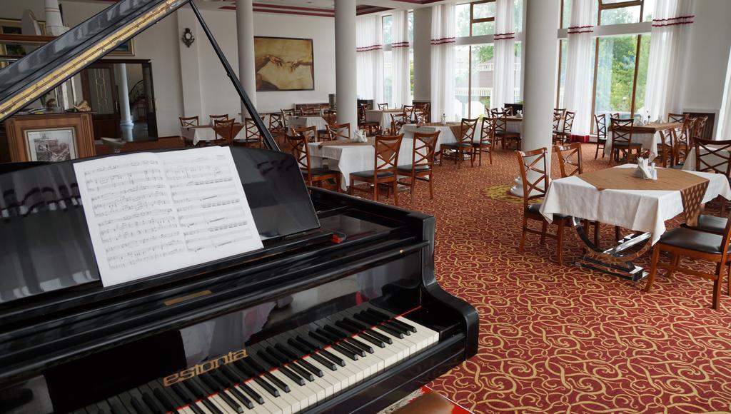 River Side Hotel Мингечевир Екстериор снимка
