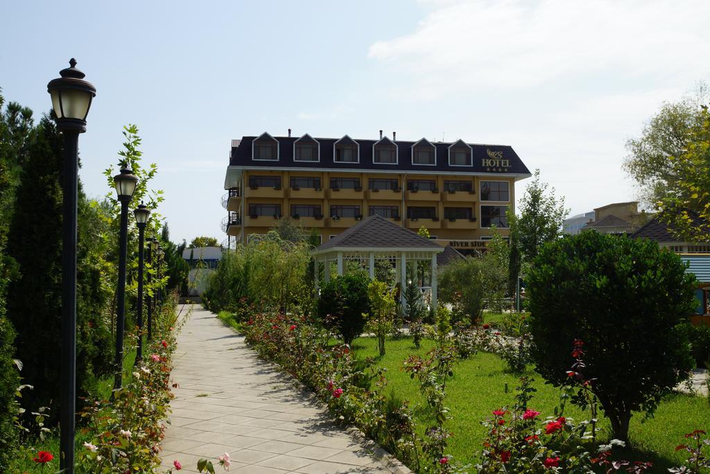 River Side Hotel Мингечевир Екстериор снимка
